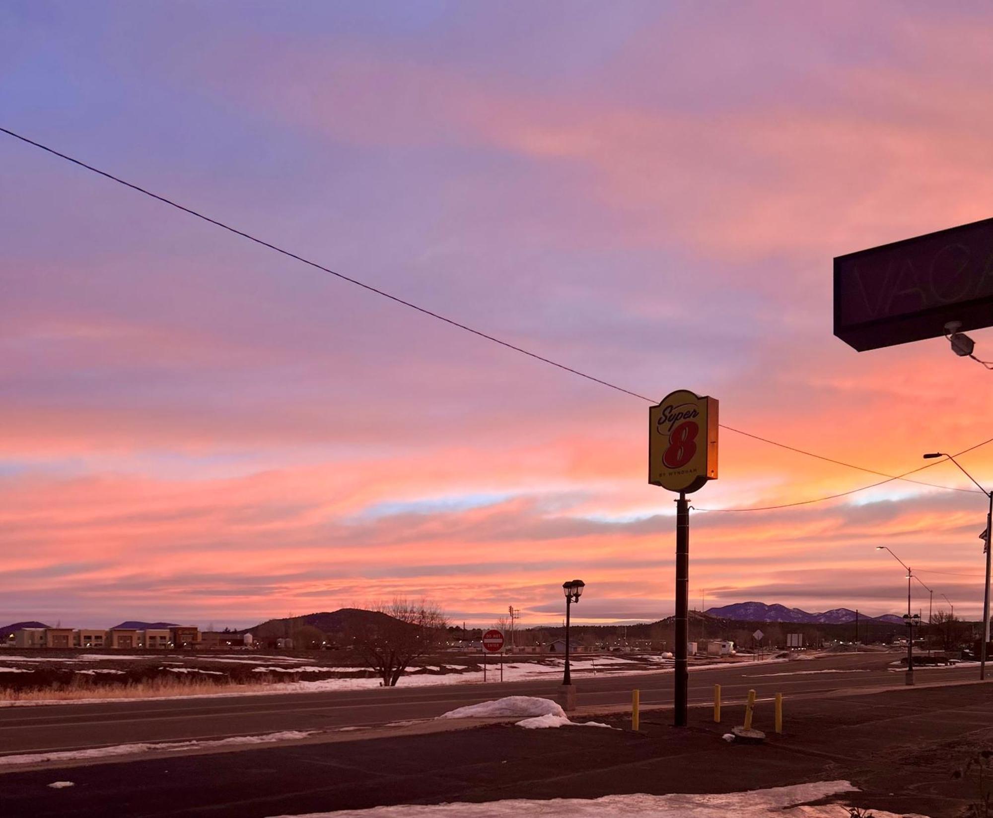 Super 8 By Wyndham Williams West Route 66 - Grand Canyon Area المظهر الخارجي الصورة