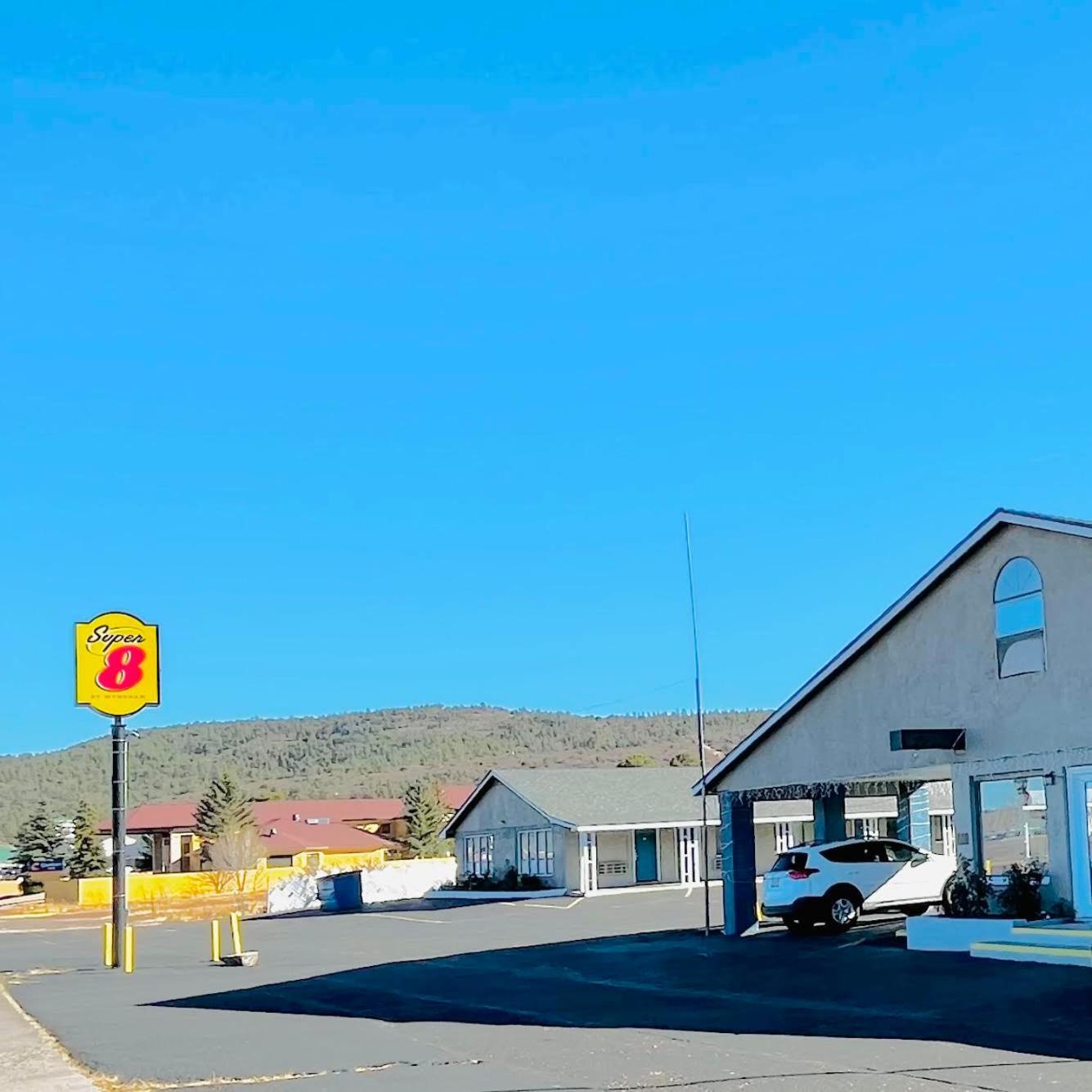 Super 8 By Wyndham Williams West Route 66 - Grand Canyon Area المظهر الخارجي الصورة