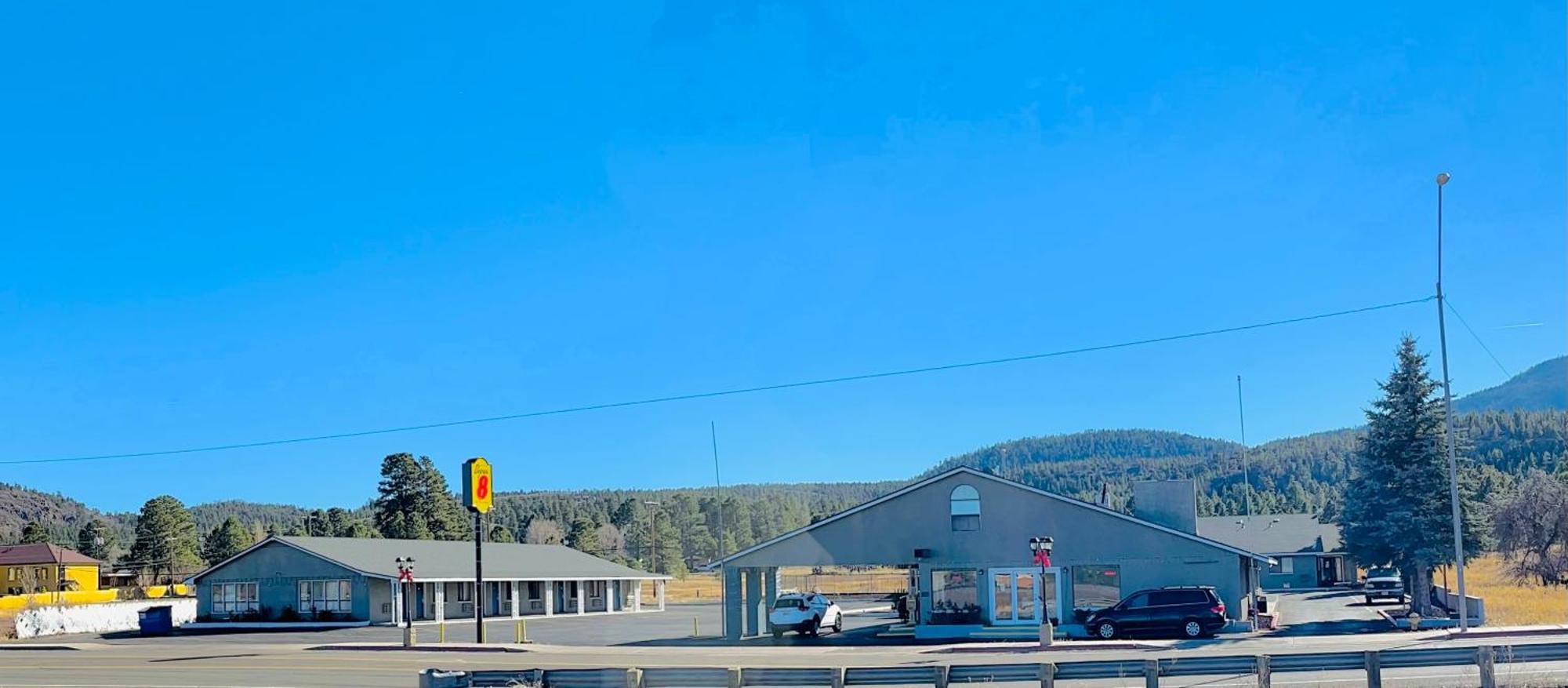 Super 8 By Wyndham Williams West Route 66 - Grand Canyon Area المظهر الخارجي الصورة