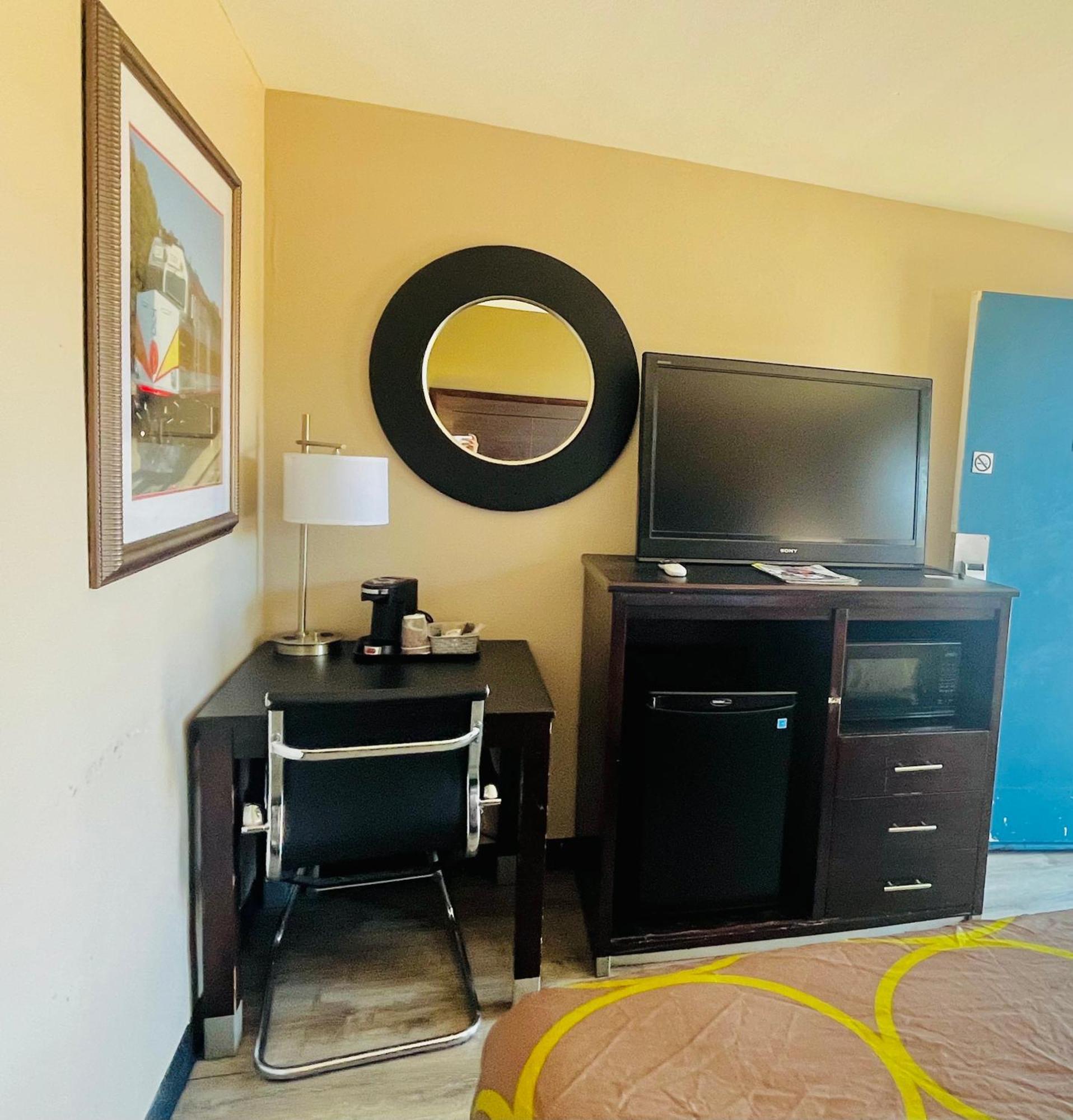 Super 8 By Wyndham Williams West Route 66 - Grand Canyon Area المظهر الخارجي الصورة