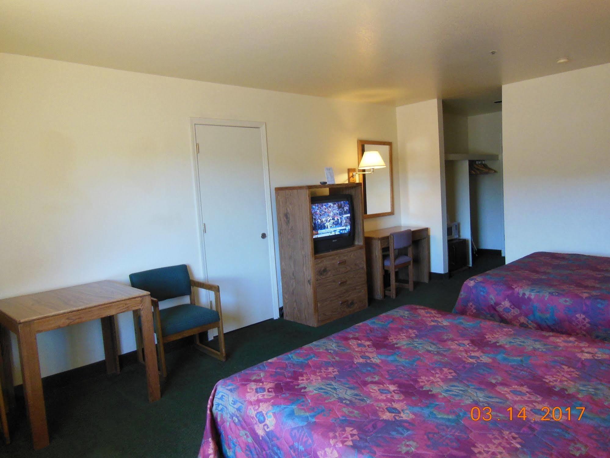 Super 8 By Wyndham Williams West Route 66 - Grand Canyon Area المظهر الخارجي الصورة