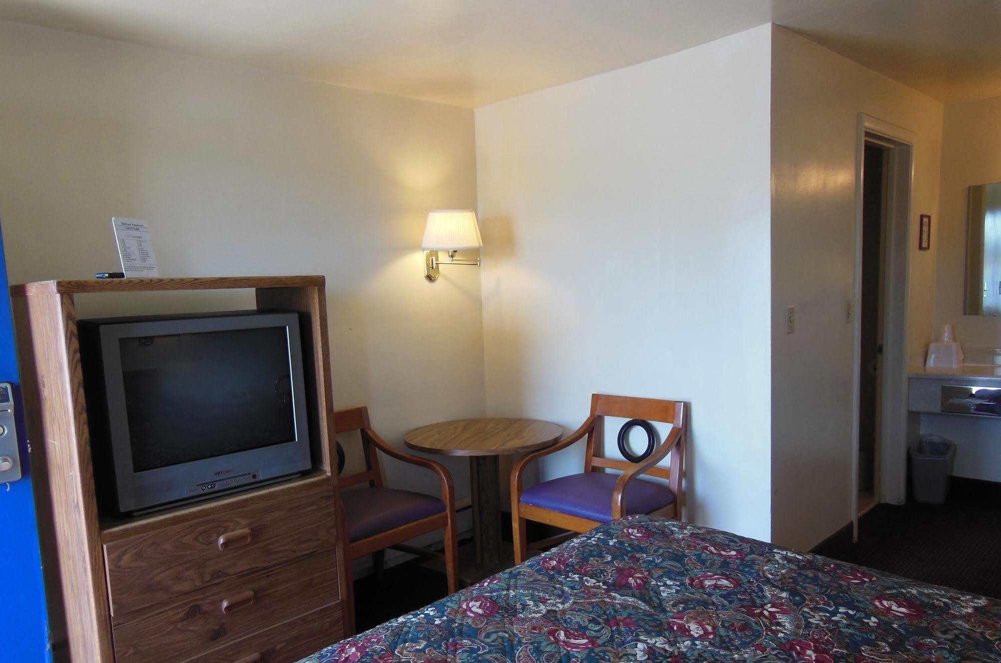 Super 8 By Wyndham Williams West Route 66 - Grand Canyon Area المظهر الخارجي الصورة
